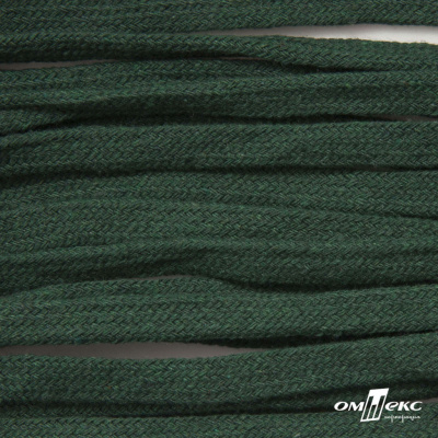 Шнур плетеный d-8 мм плоский, 70% хлопок 30% полиэстер, уп.85+/-1 м, цв.1016-т.зеленый - купить в Барнауле. Цена: 742.50 руб.